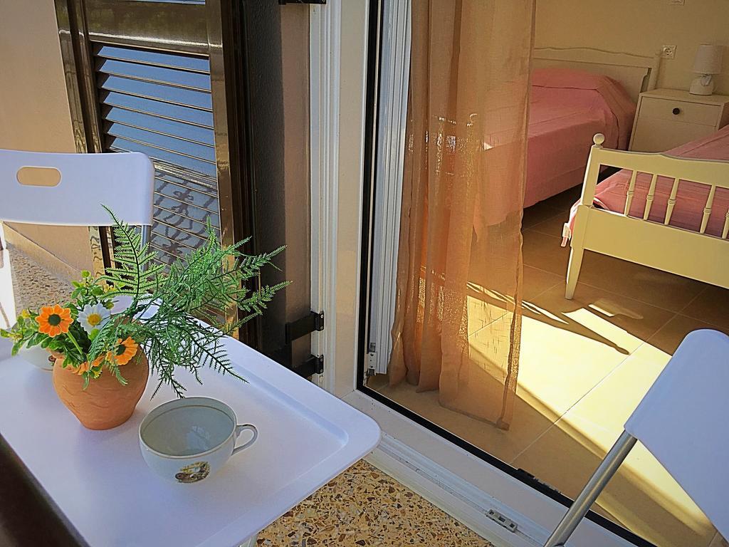 Demeliza Apartments Plaka  Bagian luar foto