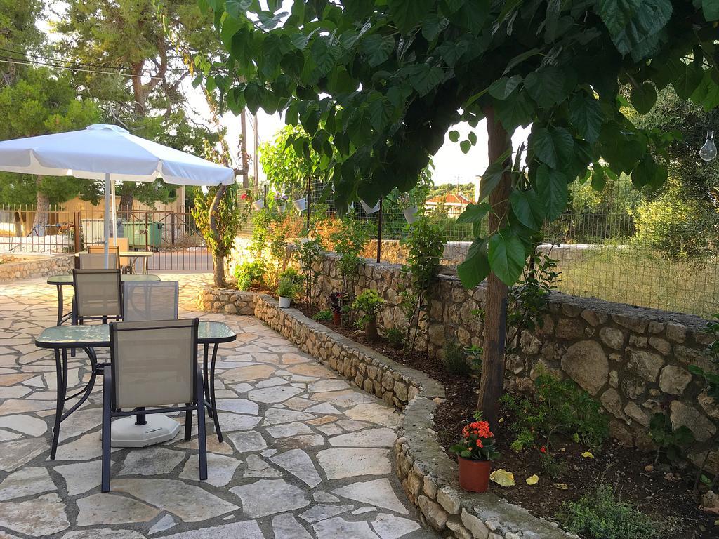 Demeliza Apartments Plaka  Bagian luar foto